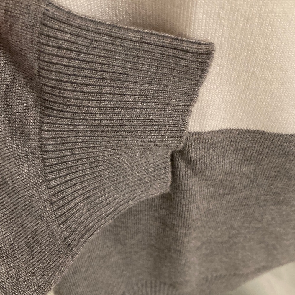 Calvin Klein Pink, White, and Gray Turtleneck Sweater. Size XL. - Picture 5 of 8